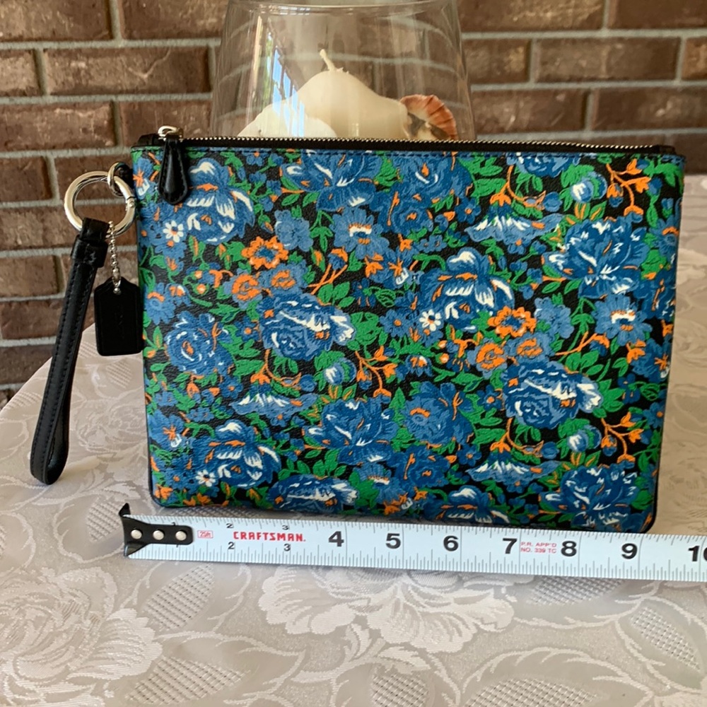 BNWOT Coach Wristlet